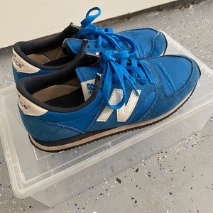 New Balance 420 in royal blue size 4 men (6 women)
